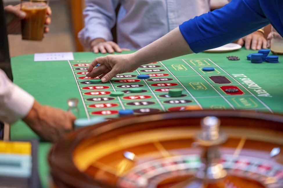 Flat-Betting Survival Guide: How to Maximize Playing Time Without High Risk